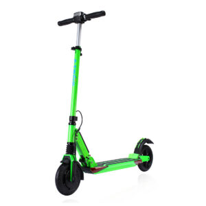 Rohelise E-TWOW S2 Booster Plus elektritõukeratta eest nurga alt vaade, mis toob esile sportliku raami ja polüuretaanrehvid.